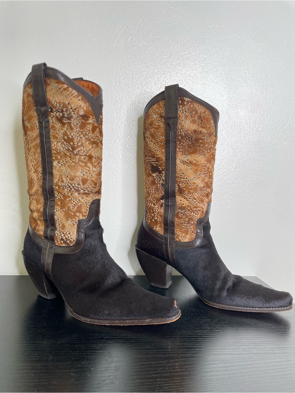 Vintage Donald J. Pliner Women's Western Cowboy Boots - Black and Tan